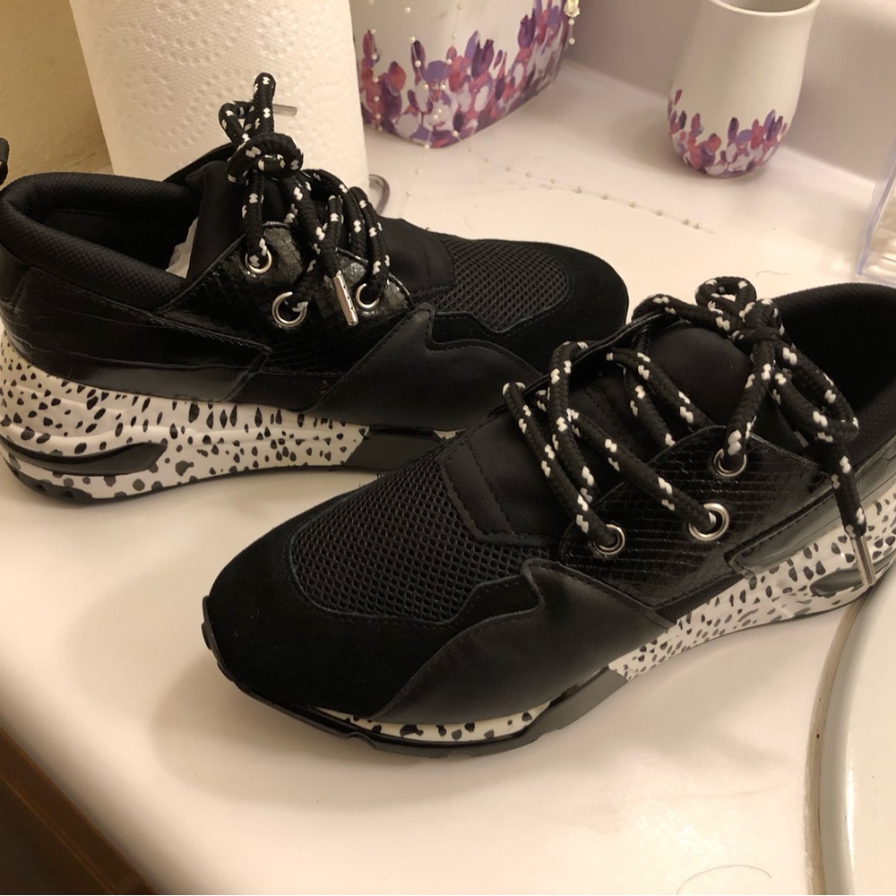 Steve Madden!!